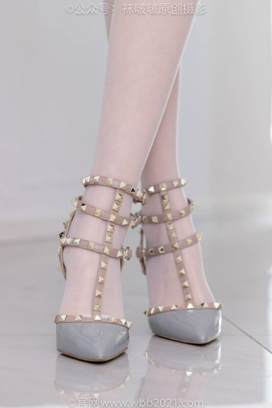 [BoBoSocks袜啵啵]NO.522 小甜豆-板鞋、高跟鞋、薄黑丝、薄白丝、裸足[144P/1V/7.03GB]-美图