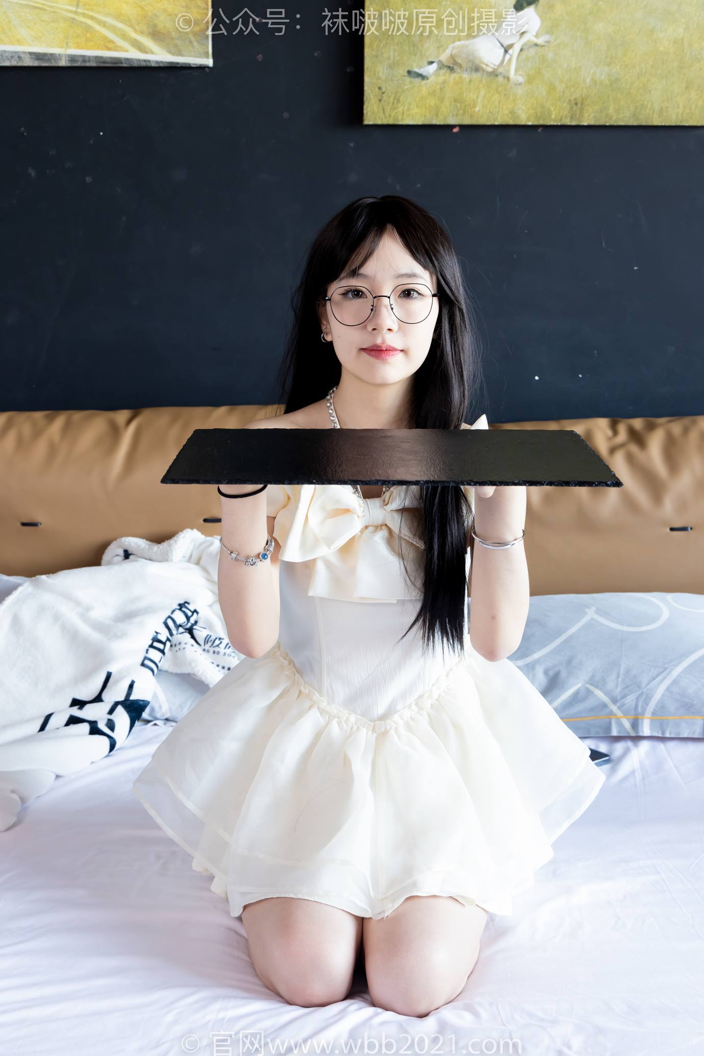 图片[3]-[BoBoSocks袜啵啵]NO.525 小甜豆-高跟鞋、短白丝、裸足、裸足刀叉摆盘剧情[210P/1V/6.73GB]-美图