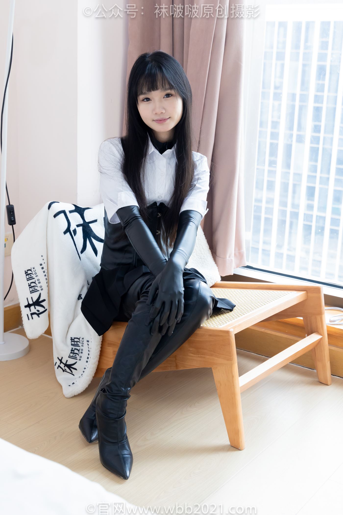 图片[3]-[BoBoSocks袜啵啵]NO.499 甜甜圈-高跟长靴、踩脚裤、厚黑丝五指袜、黑皮手套、裤里丝[144P/1V/6.38GB]-美图