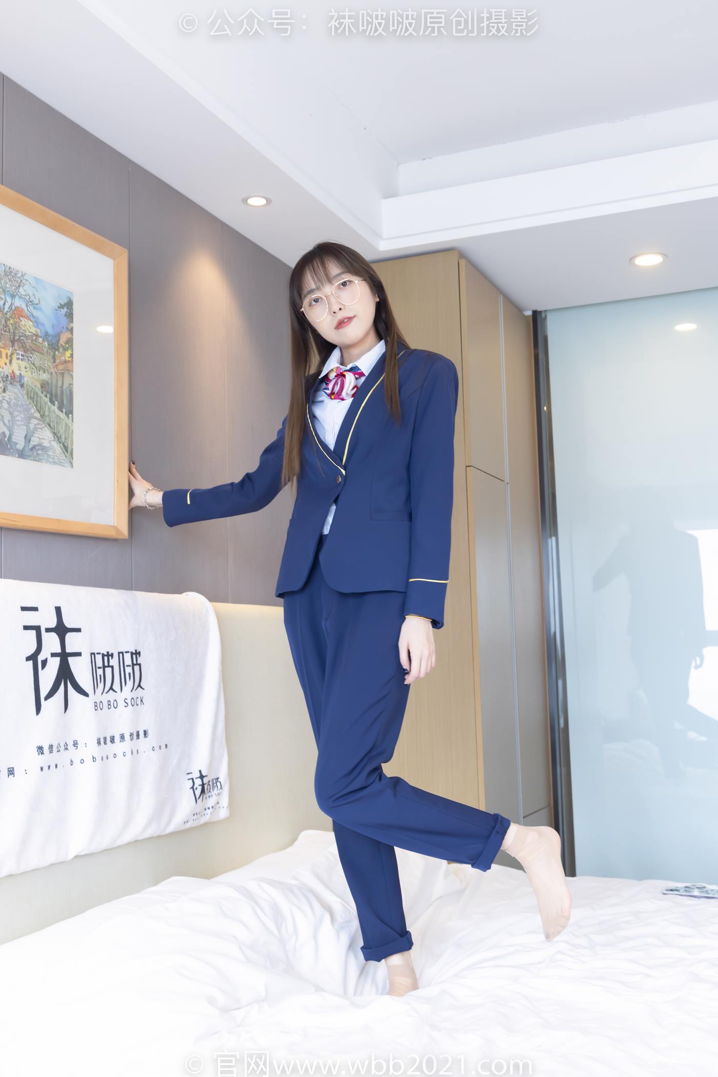 图片[4]-[BoBoSocks袜啵啵]NO.509 稚予-高跟鞋、短肉丝、黑色美甲、银行至服、半脱袜子[150P/1V/5.51GB]-美图