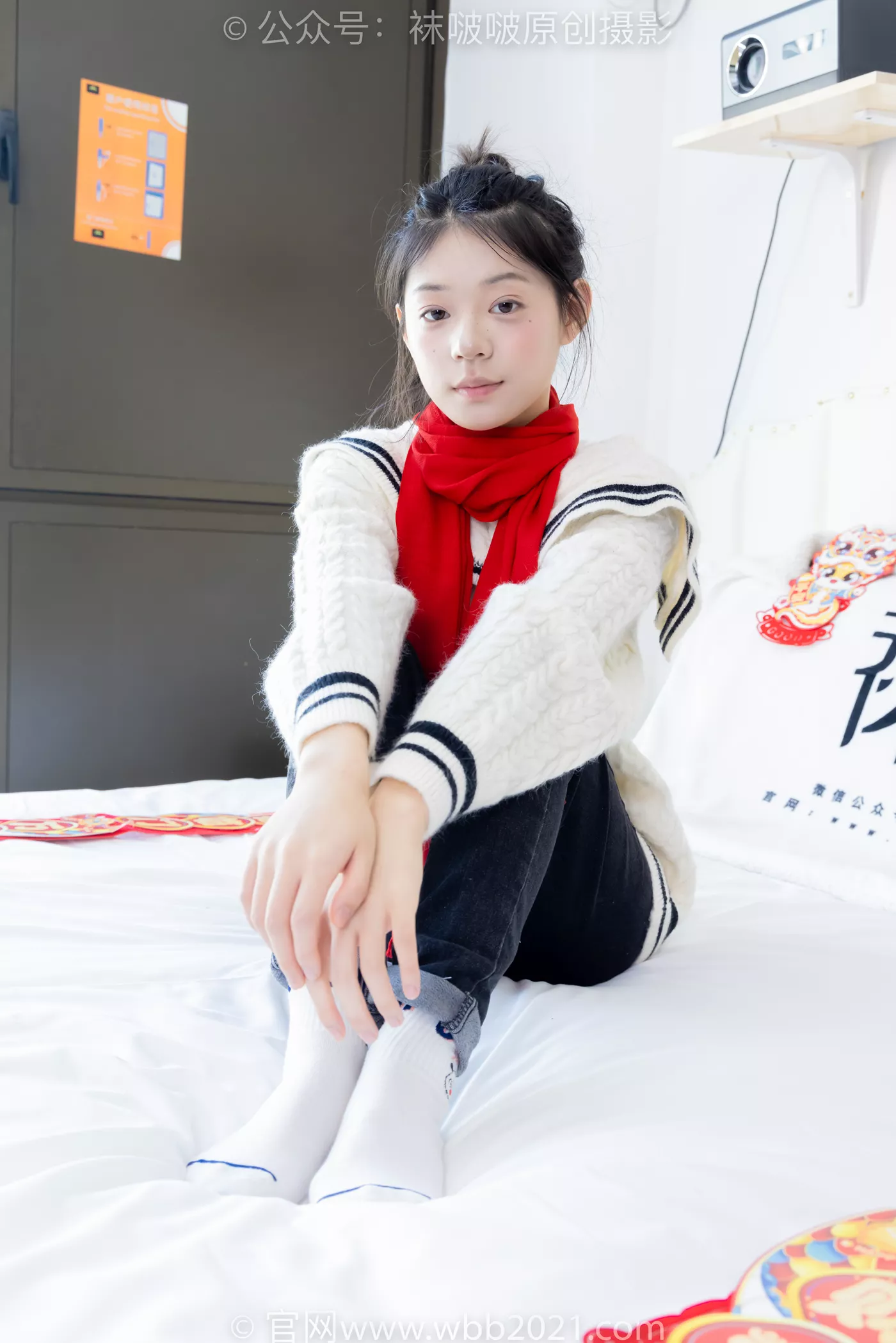 图片[4]-[BoBoSocks袜啵啵]NO.481 糯米-板鞋、白棉袜、裸足、对联迎新春，半脱袜子剧情[150P/1V/6.15GB]-美图