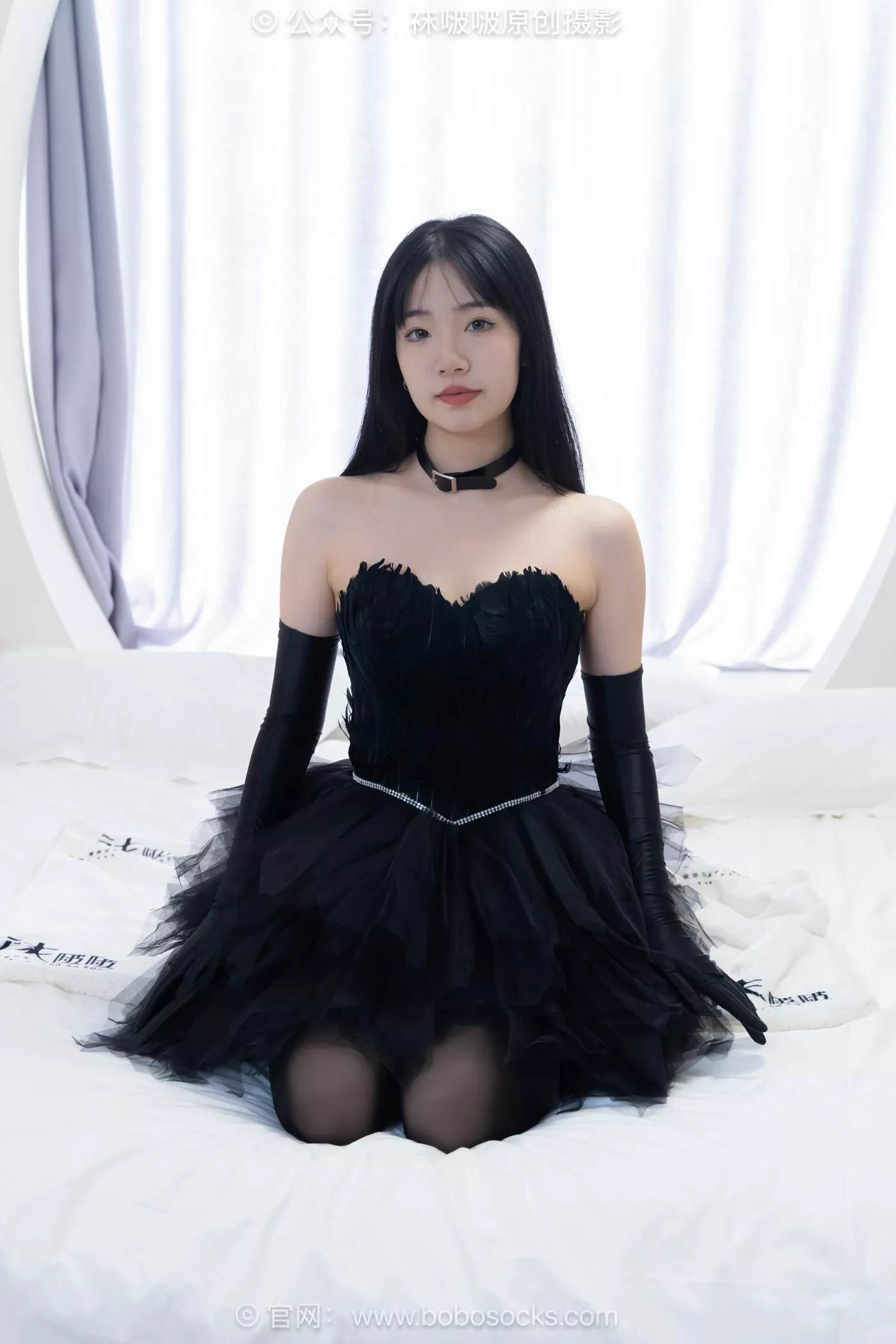 [BoBoSocks袜啵啵]NO.487 小甜豆 高跟鞋、油亮厚黑丝、黑色丝手套[145P/1V/5.59GB]-美图