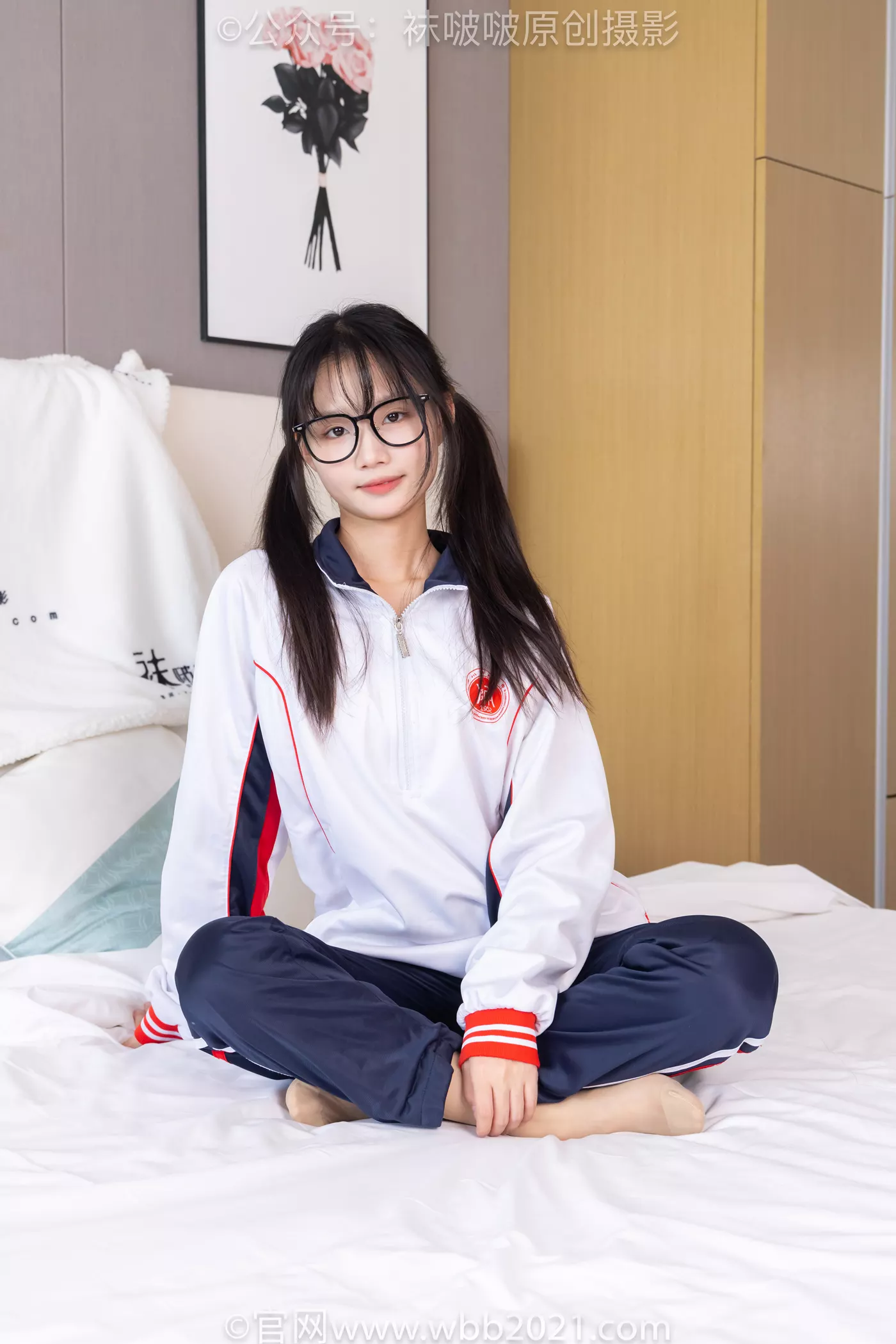 [BoBoSocks袜啵啵]NO.458 甜甜圈-板鞋、白棉袜、肉丝、校服裤里丝[150P/1V/7.35GB]-美图