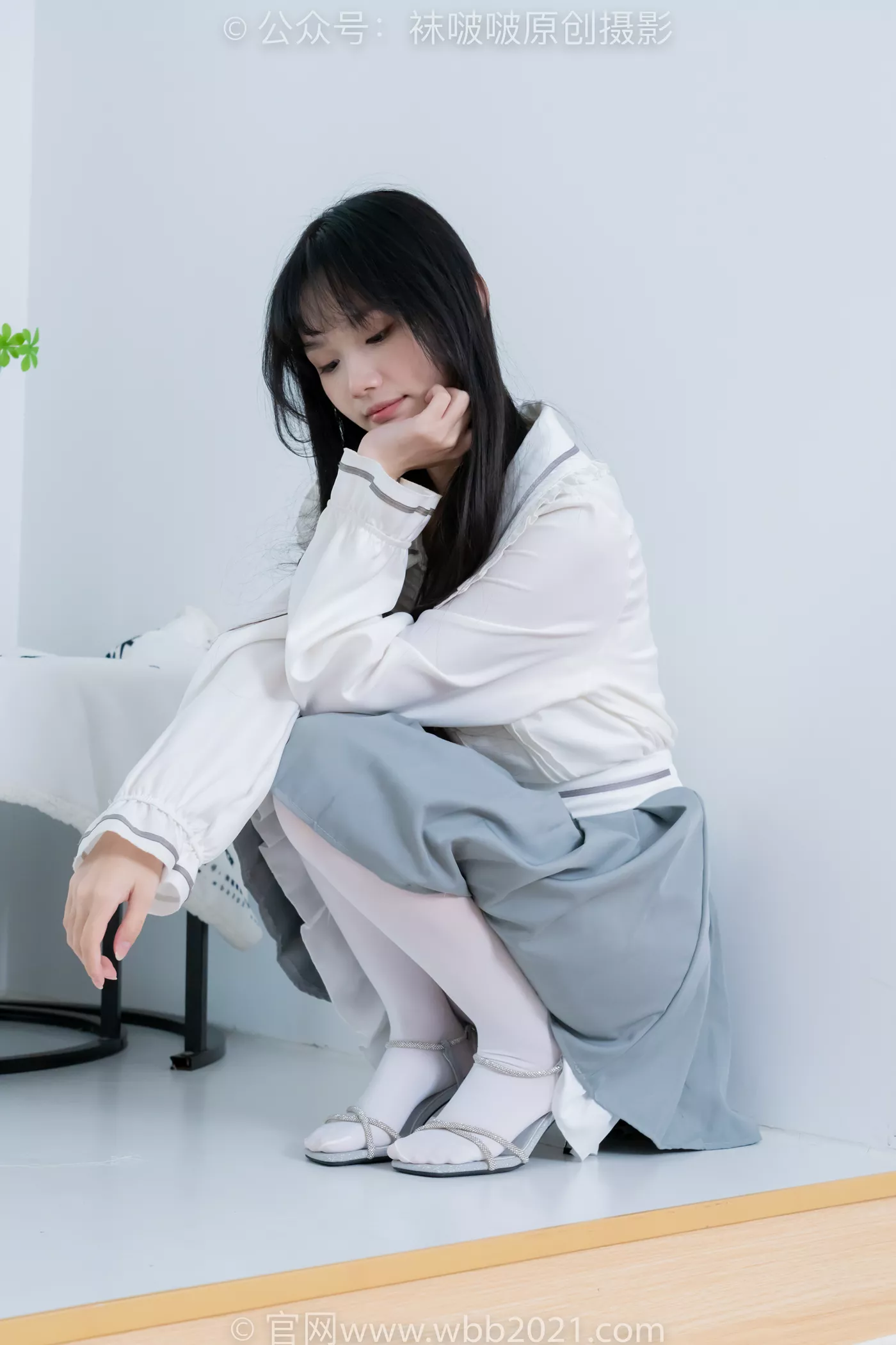 图片[2]-[BoBoSocks袜啵啵]NO.468 甜甜圈-高跟凉鞋、厚白丝、裸足、丝袜和裸足踩蓝莓剧情[150P/1V/7.57GB]-美图