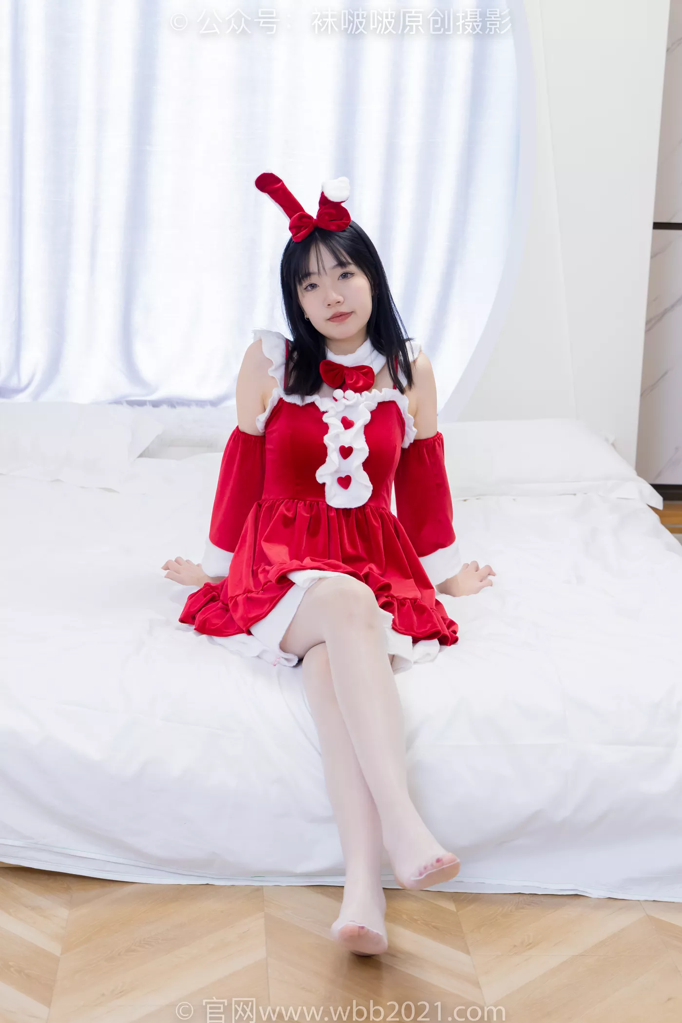 [BoBoSocks袜啵啵]NO.469 小甜豆-高跟鞋、油亮白丝、油亮肉丝、油亮黑丝、小甜豆手写祝福圣诞牌剧情[188P/1V/7.08GB]-美图