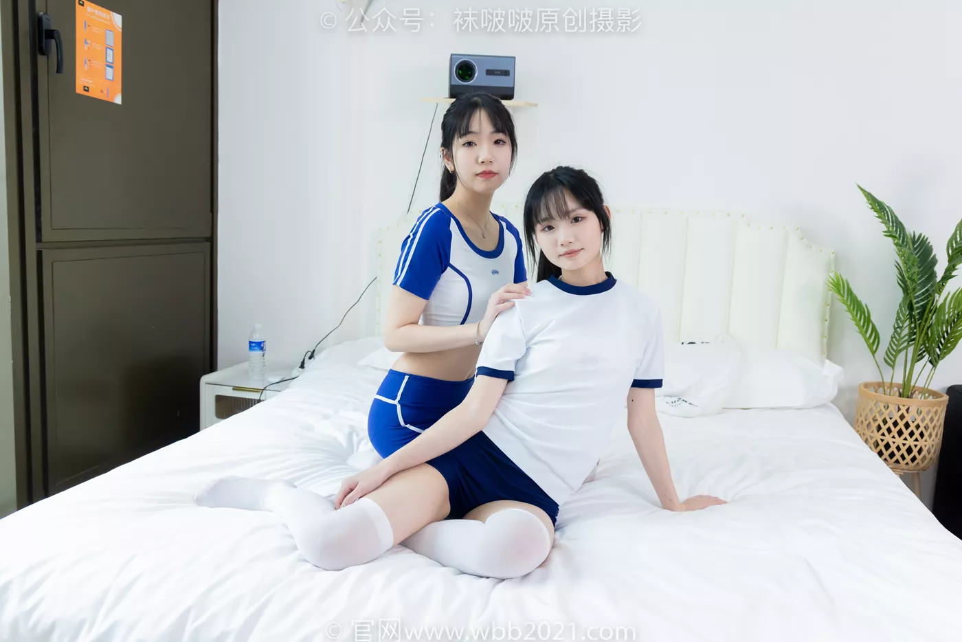 图片[5]-[BoBoSocks袜啵啵]NO.472 小甜豆甜甜圈-两双运动鞋、厚白丝大腿袜、裸足、两位模特丝袜和裸足踩奶油蛋糕剧情[177P/1V/7.75GB]-美图