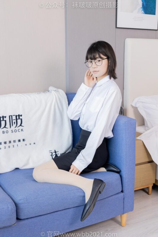 [BoBoSocks袜啵啵]NO.436 糯米-OL至服、两双平底鞋、薄黑丝、厚肉丝[150P/1V/6.51GB]-美图