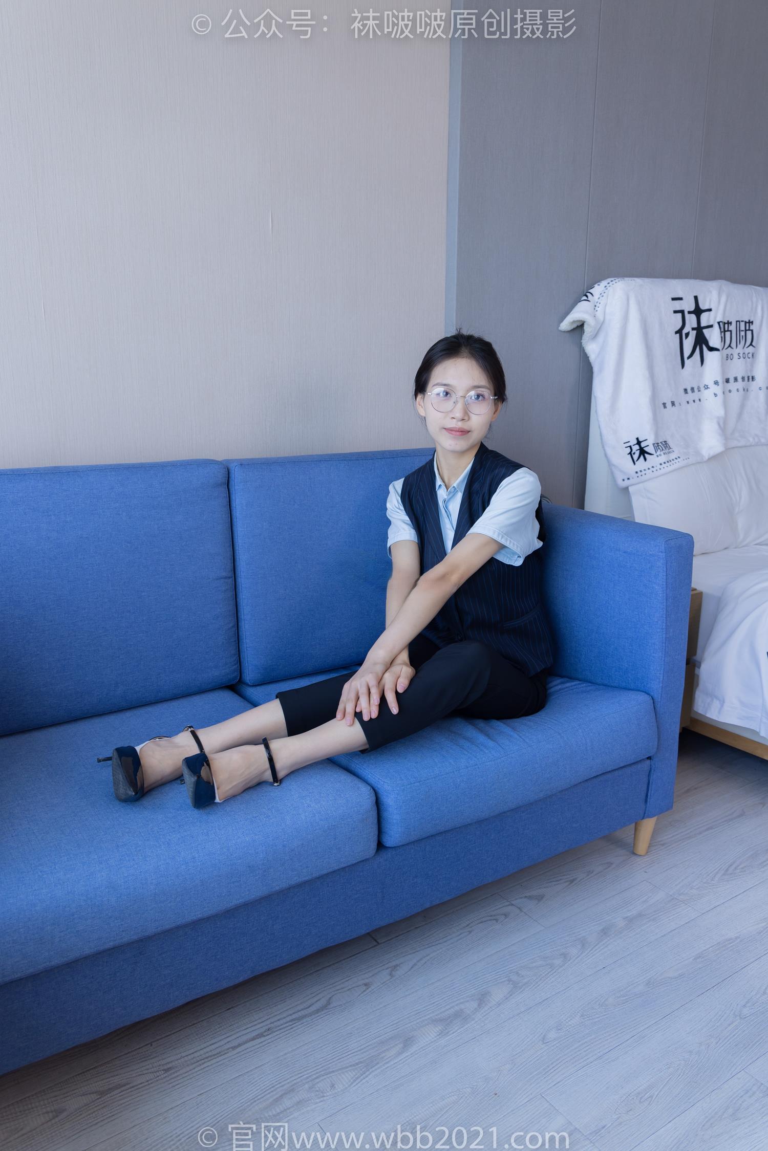 图片[3]-[BoBoSocks袜啵啵]NO.413 芝士-高跟鞋、白色吊带船袜、银行至服[145P/1V/5.76GB]-美图