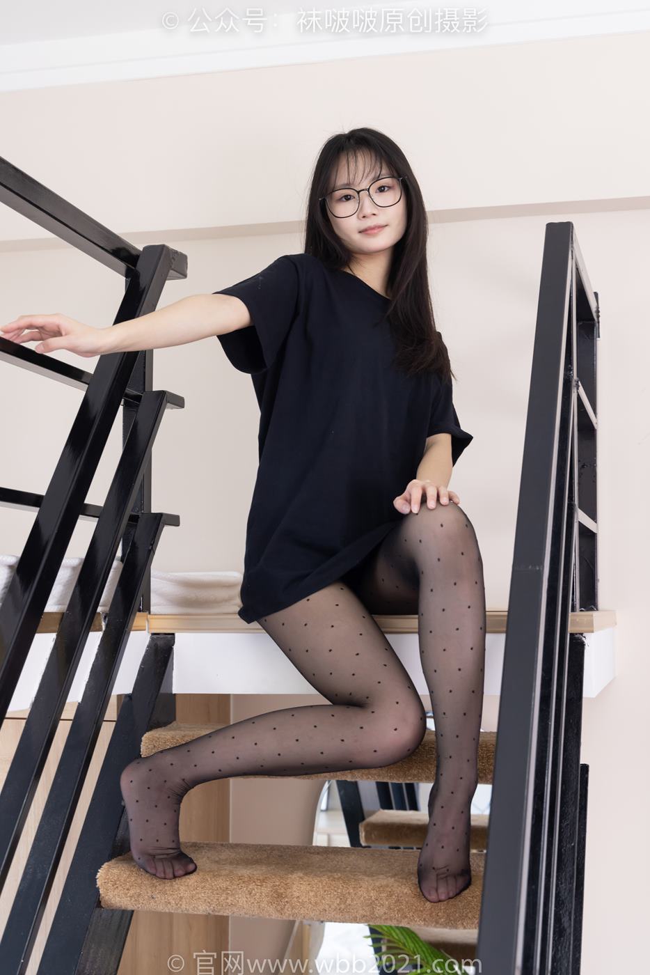 图片[1]-[BoBoSocks袜啵啵]NO.418 甜甜圈-板鞋、白棉袜、波点黑丝[145P/1V/5.87GB]-美图