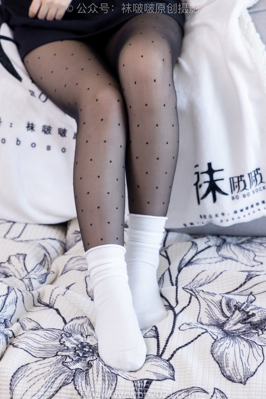 图片[4]-[BoBoSocks袜啵啵]NO.418 甜甜圈-板鞋、白棉袜、波点黑丝[145P/1V/5.87GB]-美图