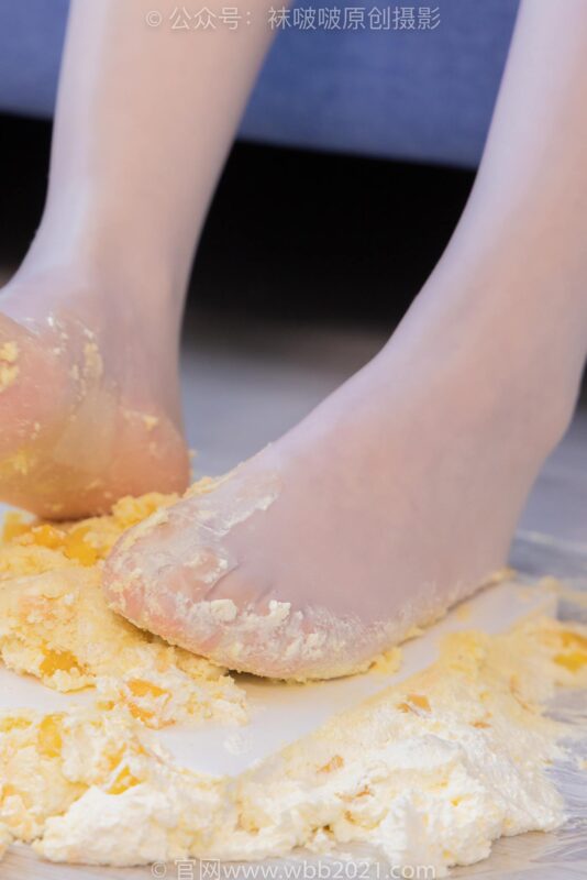 [BoBoSocks袜啵啵]NO.424 稚予-运动鞋、白棉袜、肉丝、腰丝[140P/1V/5.73GB]-美图