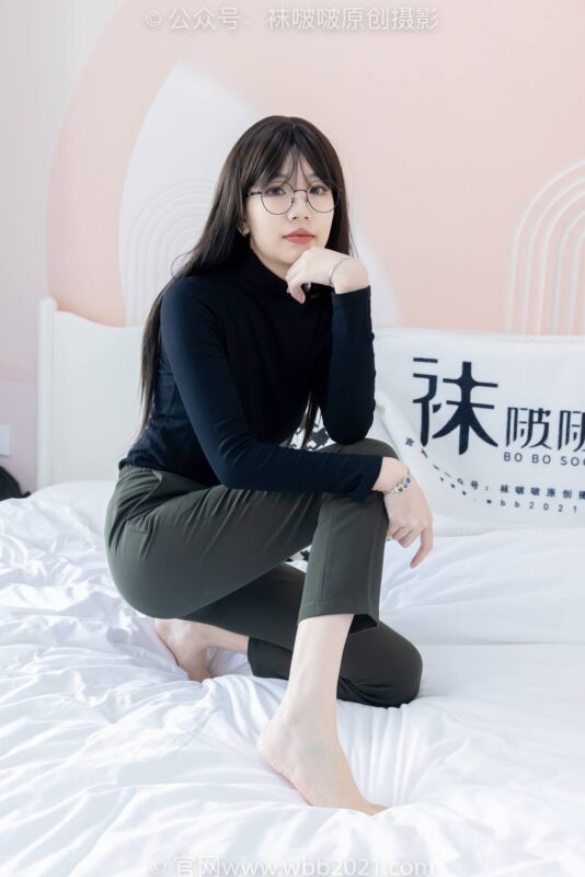 [BoBoSocks袜啵啵]NO.376 甜甜圈-运动鞋、堆堆袜套、白丝[150P/1V/5.54GB]-美图