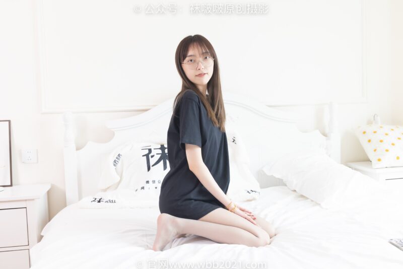 [BoBoSocks袜啵啵]NO.379 稚予-板鞋、灰丝[140P/1V/5.33GB]-美图