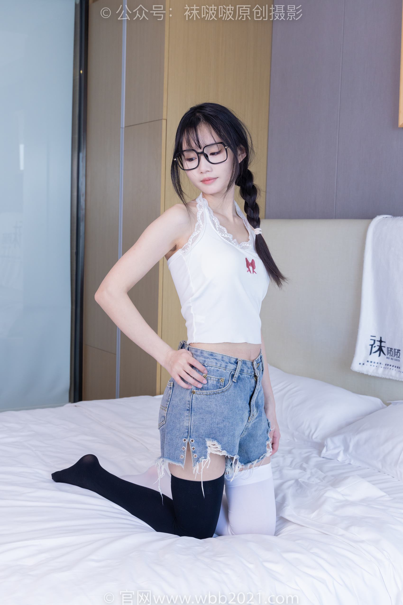 图片[4]-[BoBoSocks袜啵啵]NO.390 甜甜圈-板鞋、厚黑丝大腿袜、厚白丝大腿袜[148P/1V/6.19GB]-美图