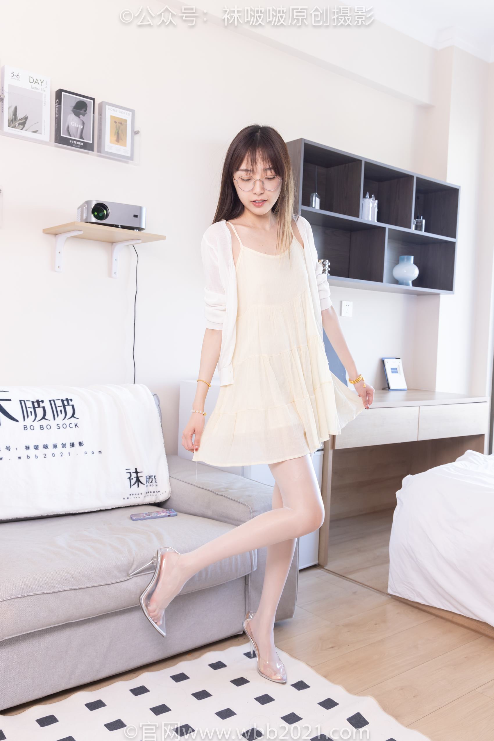 图片[4]-[BoBoSocks袜啵啵]NO.391 稚予-两双高跟鞋、肉丝、油亮白丝、裸足[145P/1V/6.56GB]-美图