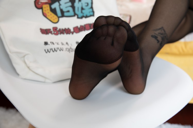 图片[5]-勿恋传媒 No.419 言言-霓虹灯下的梦想 [149P/1V/4.40GB]-美图