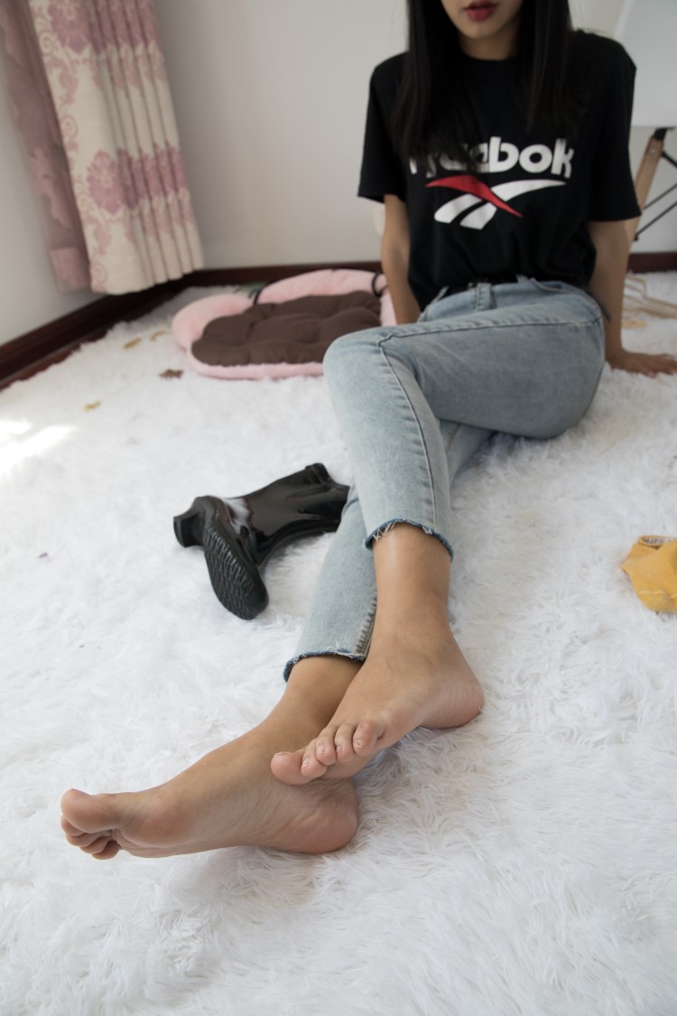 图片[4]-勿恋传媒 No.396 岚岚-雨中花 [200P/1V/5.22G]-美图