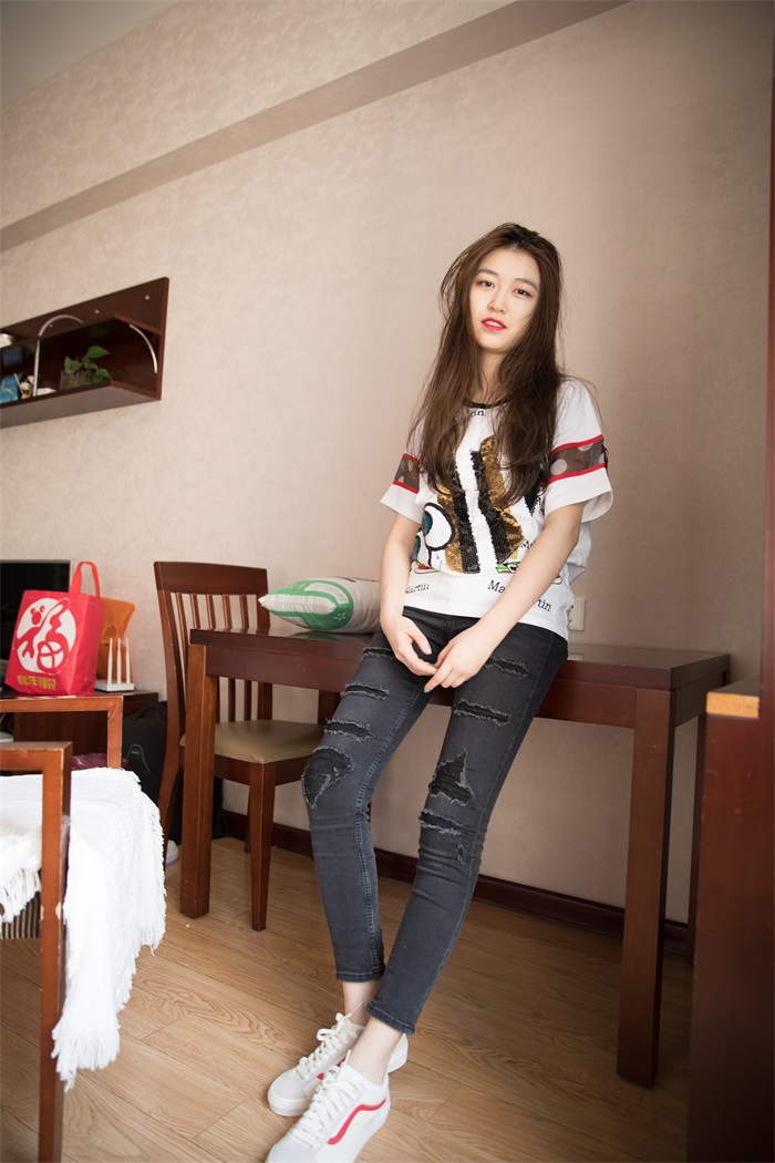 图片[2]-勿恋传媒 No.283 佳琪-从繁花似锦中走过 [229P/1V/5.78G]-美图