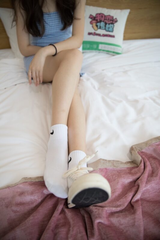 勿恋传媒 No.198 佳琪-帆布鞋与小白棉袜 [173P/1V/3.91G]-美图