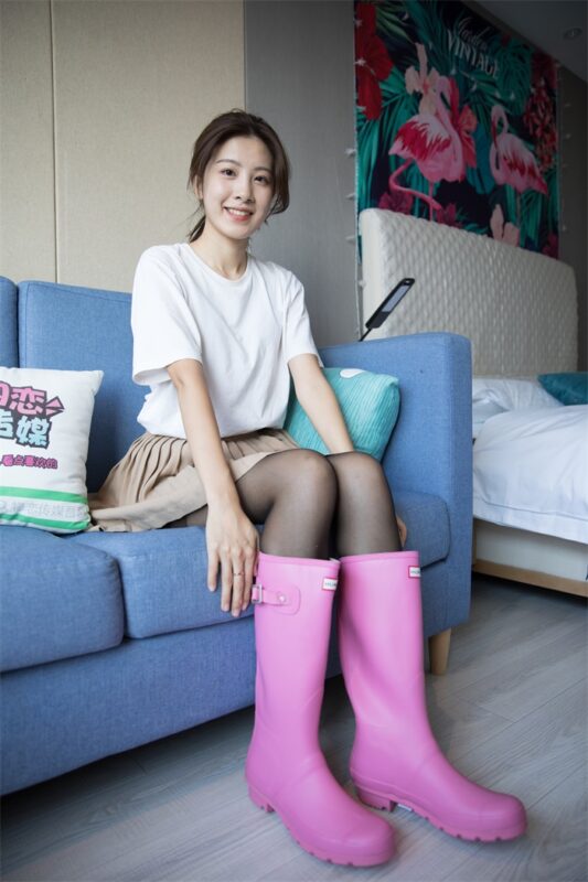 勿恋传媒 No.194 柠檬-实力演绎雨靴穿搭 [152P/1V/4.95G]-美图