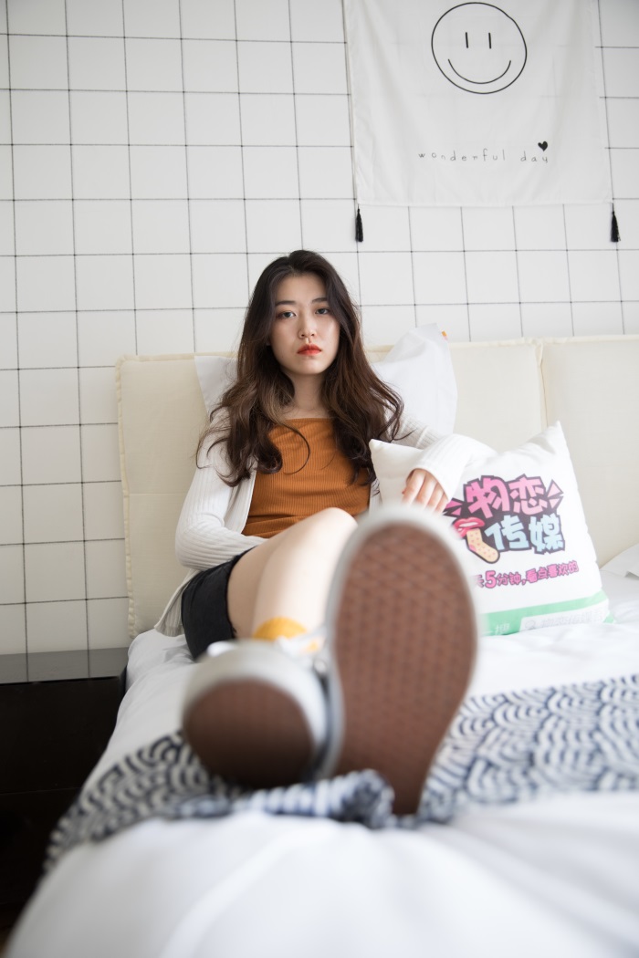 图片[1]-勿恋传媒 No.172：佳琪-民宿里纯情的她 [144P/1V/2.2G]-美图