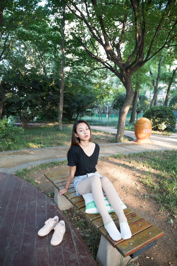 图片[3]-勿恋传媒 No.173 岚岚-繁闹公园中的安静姑娘 [168P/1V/4.23G]-美图