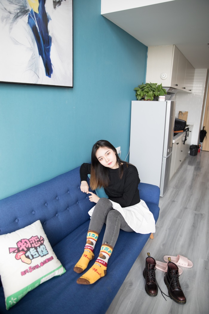 图片[1]-勿恋传媒 No.139 溏心-马丁靴下的多彩棉袜 [211P/1V/3.82G]-美图