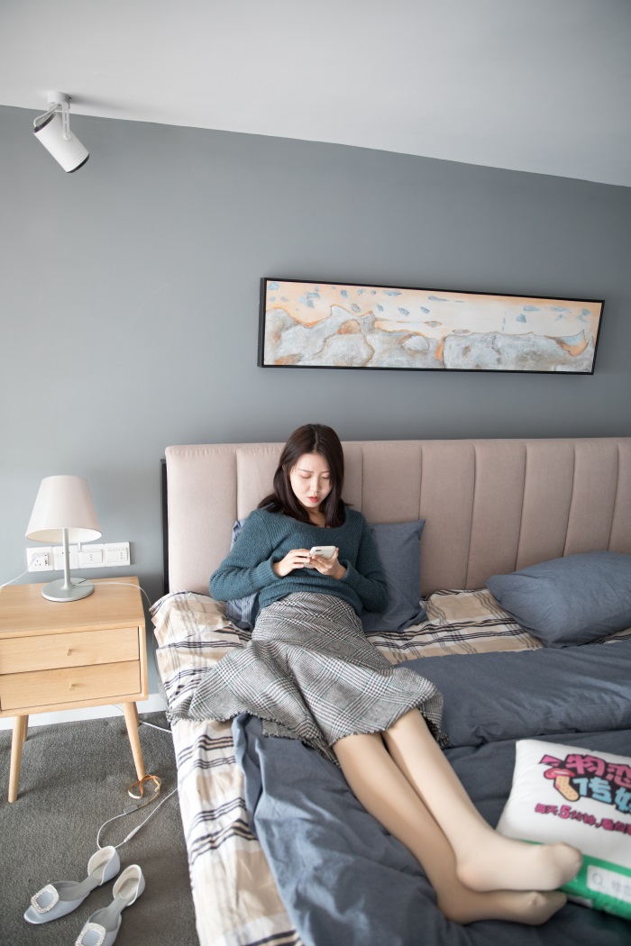 图片[2]-勿恋传媒 No.124 可儿-床边的肉丝秀 [99P/1V/2.05GB]-美图