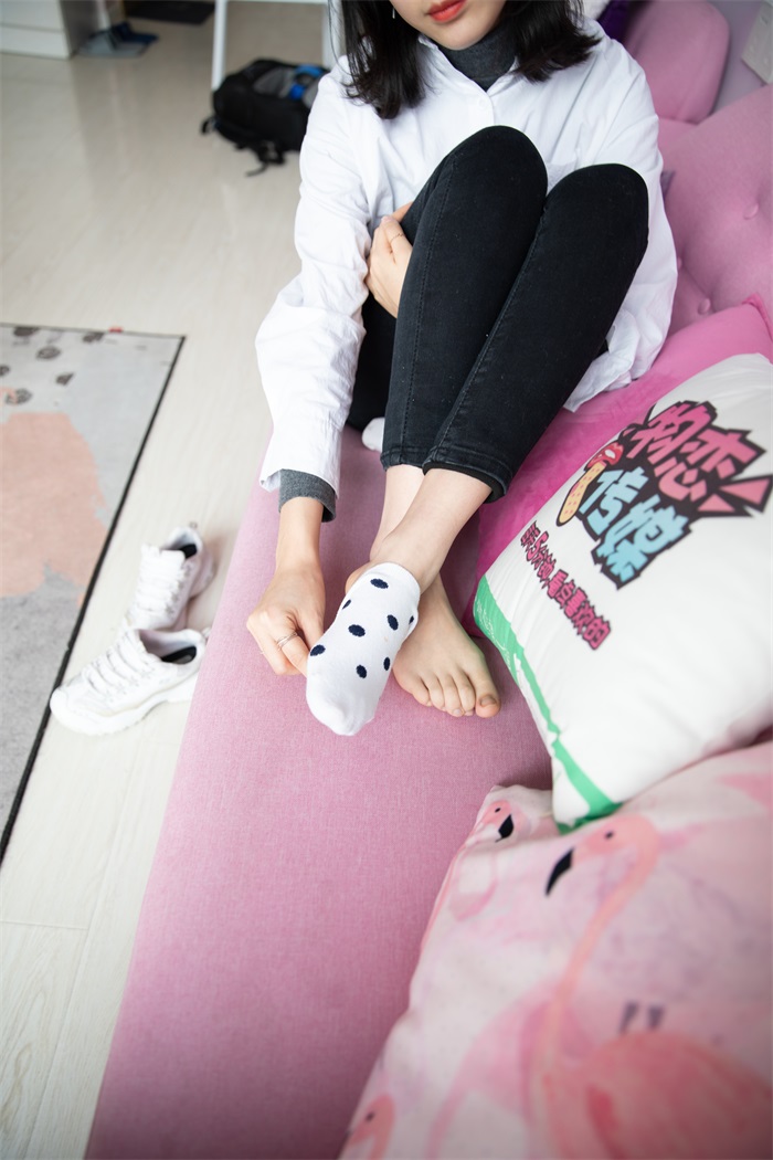 图片[1]-勿恋传媒 No.125 落落-实力演绎东北妹字的冬天 [218P/2V/1.96GB]-美图