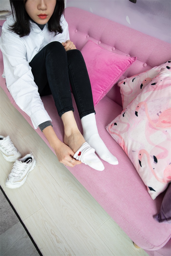 图片[2]-勿恋传媒 No.125 落落-实力演绎东北妹字的冬天 [218P/2V/1.96GB]-美图