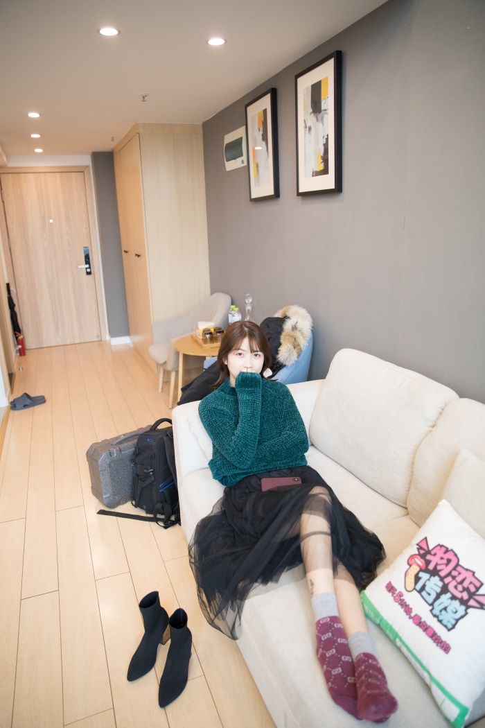 图片[3]-勿恋传媒 No.127 米莱-温暖的，毛衣纱裙袜子靴 [162P/1V/2.97GB]-美图