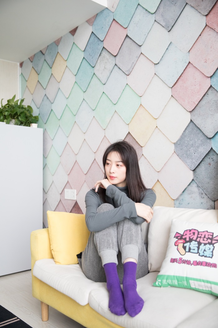 图片[1]-勿恋传媒 No.134 心怡-摩登俏女郎的紫色梦幻 [179P/1V/2.89GB]-美图