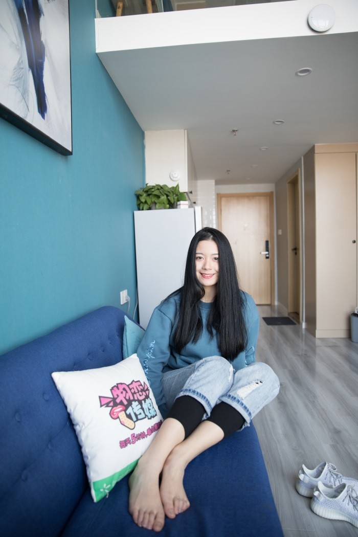 图片[2]-勿恋传媒 No.113 铛铛-可爱的披肩发娃娃脸女生 [150P/1V/3.15GB]-美图