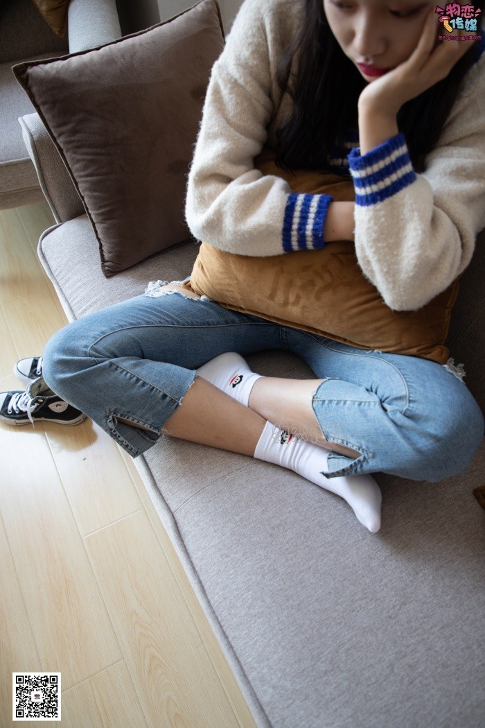 图片[3]-勿恋传媒 No.080 雯雯-牛仔裤搭配匡威高帮帆布鞋家居日常 [141P/769MB]-美图