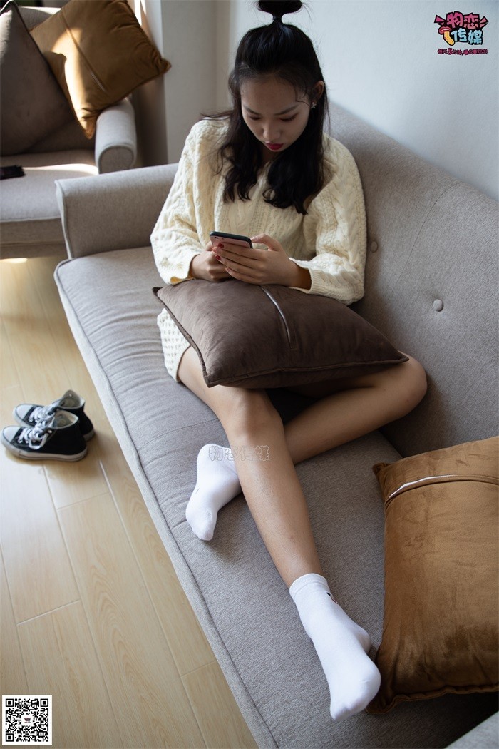 图片[2]-勿恋传媒 No.060 家居日常,配白色棉袜,经典 [119P/1V/1.02GB]-美图