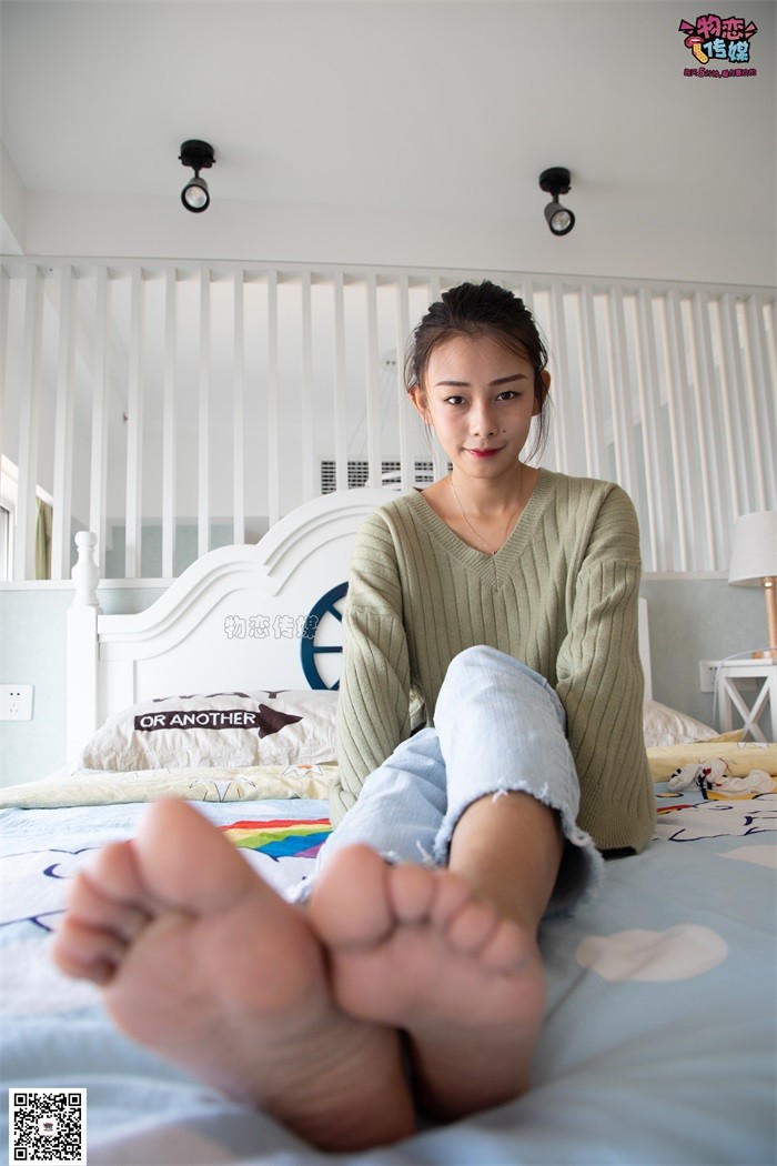 图片[1]-勿恋传媒 No.067 日常私拍白色板鞋配白色横纹棉袜 [189P/1V/1.14GB]-美图