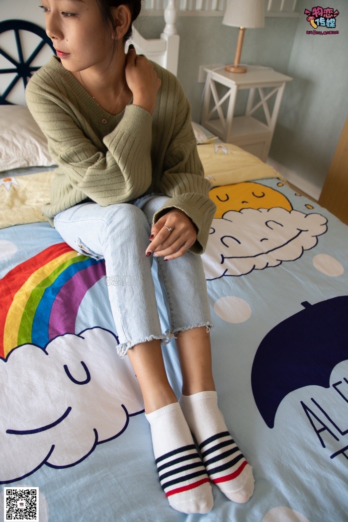 图片[2]-勿恋传媒 No.067 日常私拍白色板鞋配白色横纹棉袜 [189P/1V/1.14GB]-美图