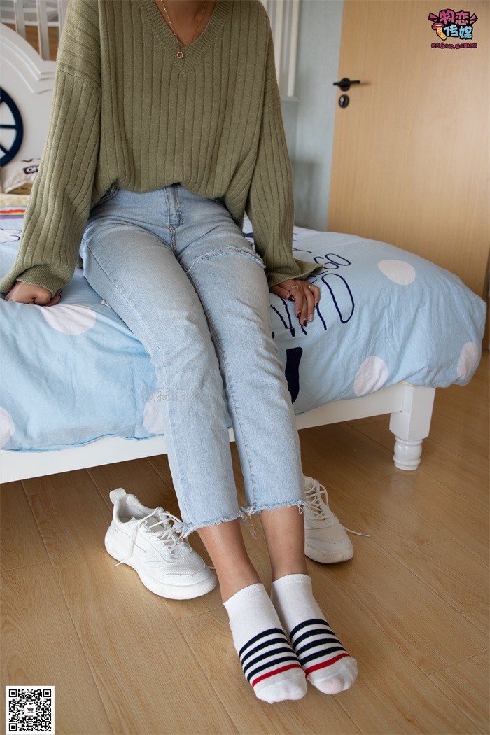 图片[3]-勿恋传媒 No.067 日常私拍白色板鞋配白色横纹棉袜 [189P/1V/1.14GB]-美图