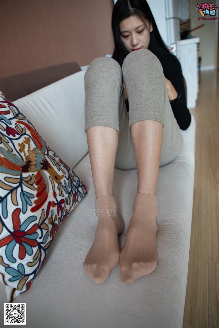 图片[3]-勿恋传媒 No.070 肉丝长发镁钕 执剑舞一曲 温柔与谁共 [160P/1V/1.28GB]-美图