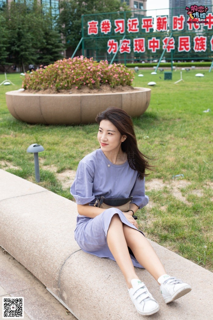 图片[2]-勿恋传媒 No.043 湛蓝连衣裙搭配板鞋船袜 [187P/1V/1.28GB]-美图