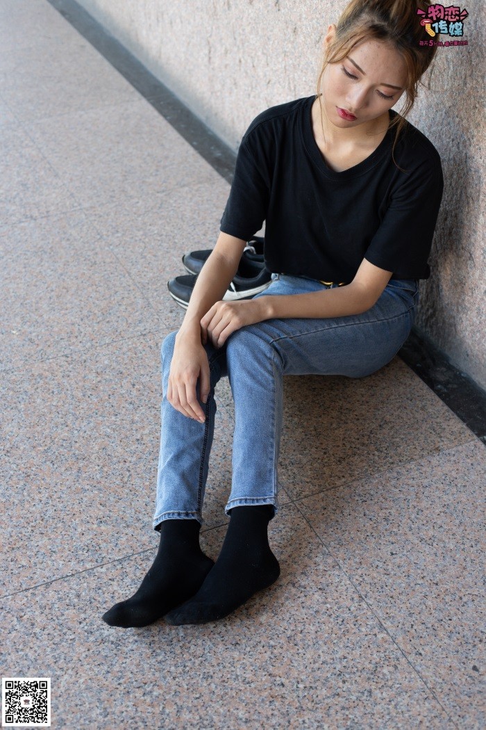 图片[3]-勿恋传媒 No.047 丸子头的大眼妹,黑体恤搭配经典牛仔裤 [105P/1V/896MB]-美图