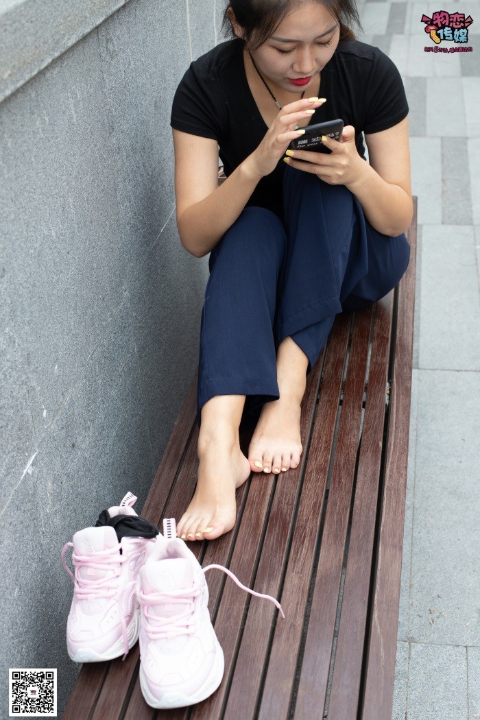 图片[2]-勿恋传媒 No.053 些许肉感，很多姓感~粉色小跑鞋配黑色船袜 [124P/1V/938MB]-美图