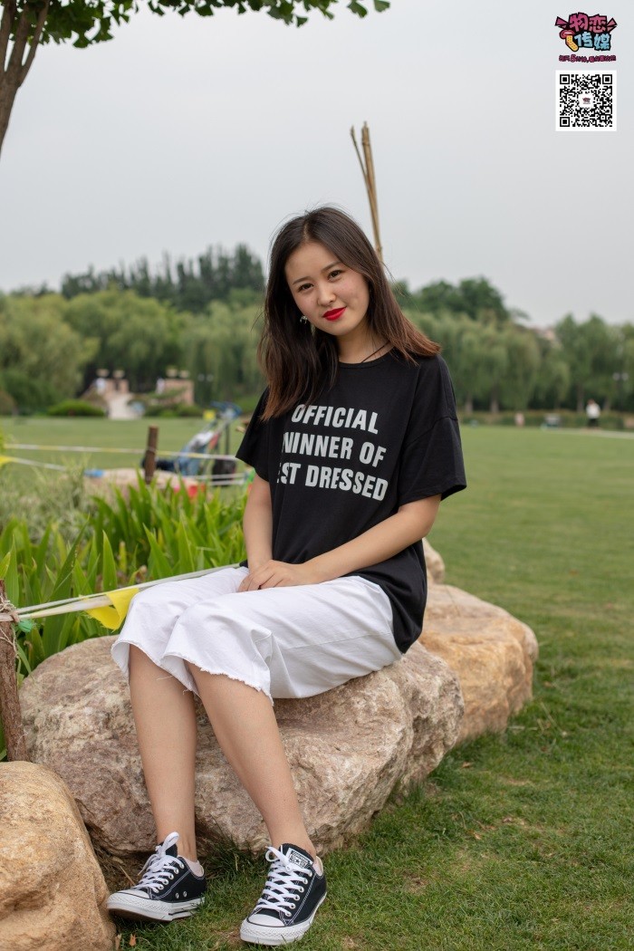 图片[2]-勿恋传媒 No.021 夏日么么茶,清新棉袜配黑色帆布鞋 [223P/1V/3.14GB]-美图