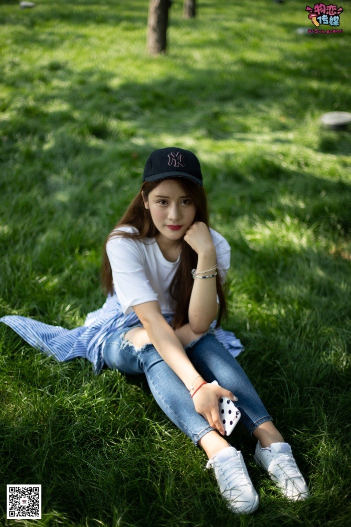 图片[1]-勿恋传媒 No.027 棒球帽白色板鞋藏棉袜,绿荫下清纯运动美少女,今日份的网荭小解解请收下 [192P/1V/2.48GB]-美图
