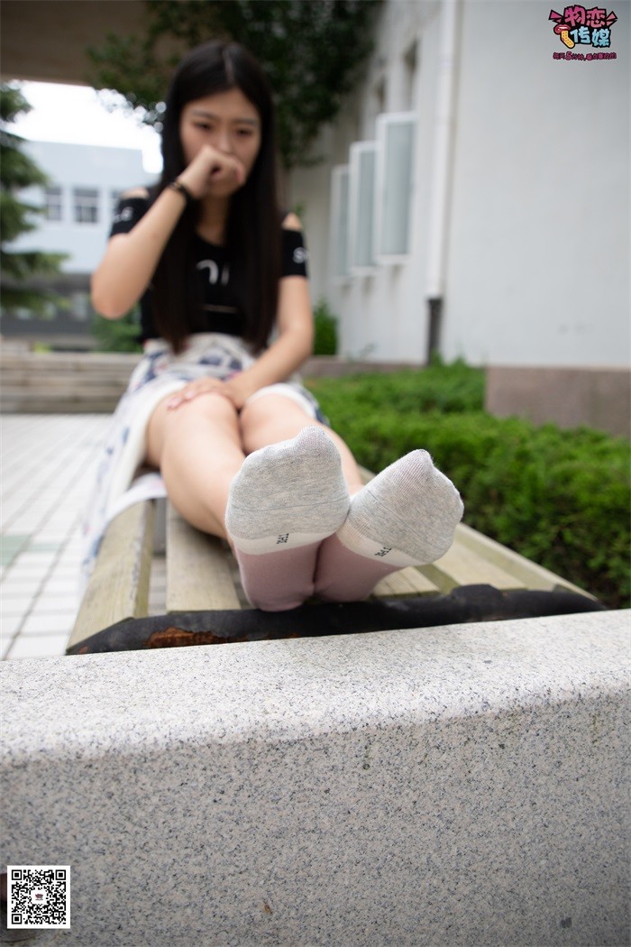 图片[1]-勿恋传媒 No.029 00后大二大眼睛女生哦。肉丝和小脚丫登场[154P/852MB]-美图