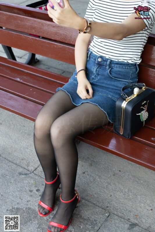 勿恋传媒 No.035 黑色星期五正式来啦 [129P/1V/1.46GB]-美图