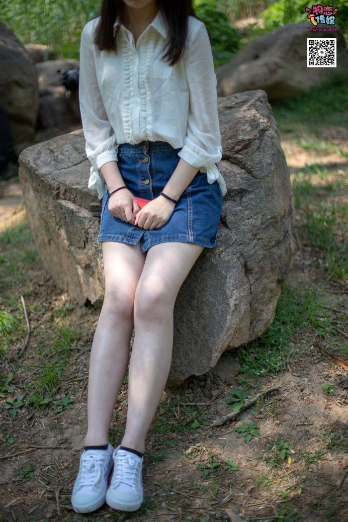 图片[1]-勿恋传媒 No.009 纯纯的邻家小妹哦，小白鞋下藏着什么样的棉袜呢 [187P/1.26GB]-美图