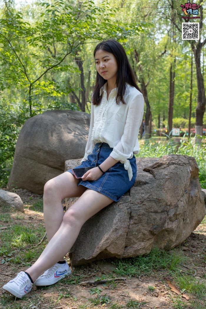 图片[2]-勿恋传媒 No.009 纯纯的邻家小妹哦，小白鞋下藏着什么样的棉袜呢 [187P/1.26GB]-美图