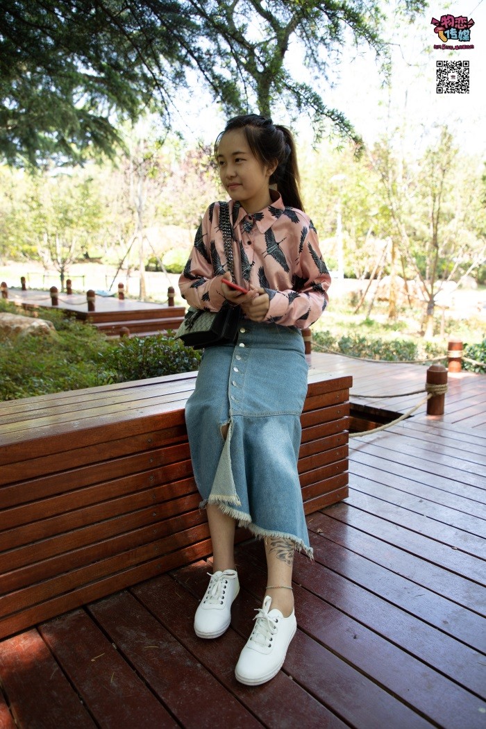 图片[3]-勿恋传媒 No.011 有纹身的邻家小妹,小白鞋搭配黑色船袜,清凉一夏 [187P/1.02GB]-美图