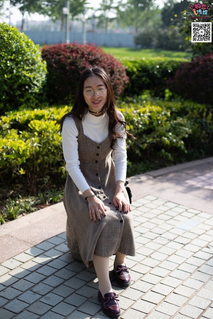 图片[2]-勿恋传媒 No.015 书香气质女生，肉丝搭配白棉袜 [192P/1V/1.46GB]-美图